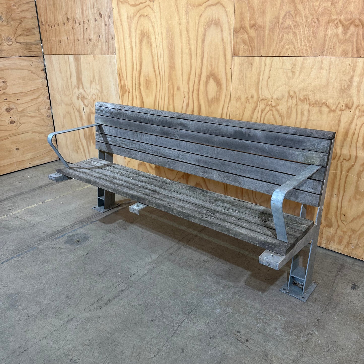 StraBe Group Park Bench