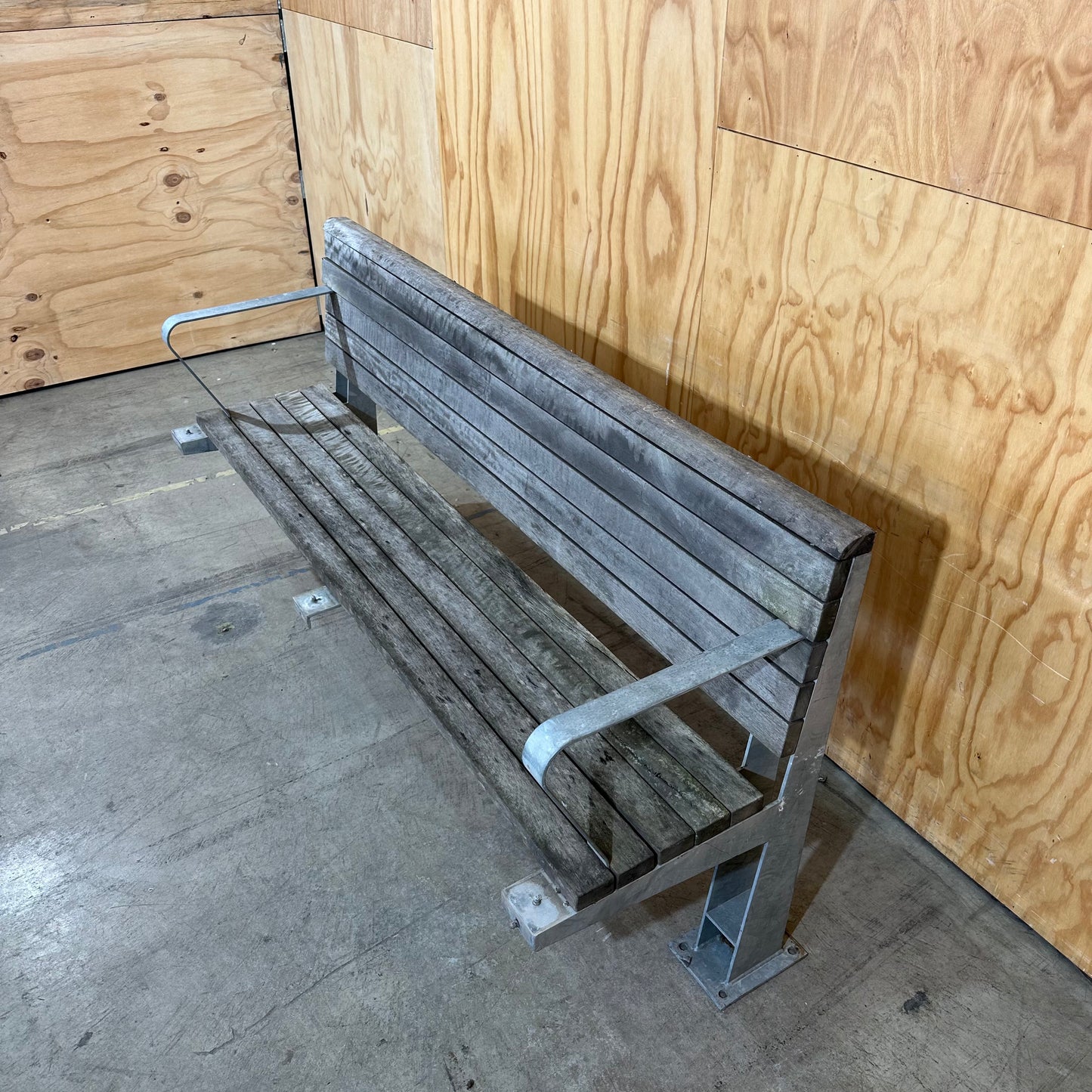 StraBe Group Park Bench