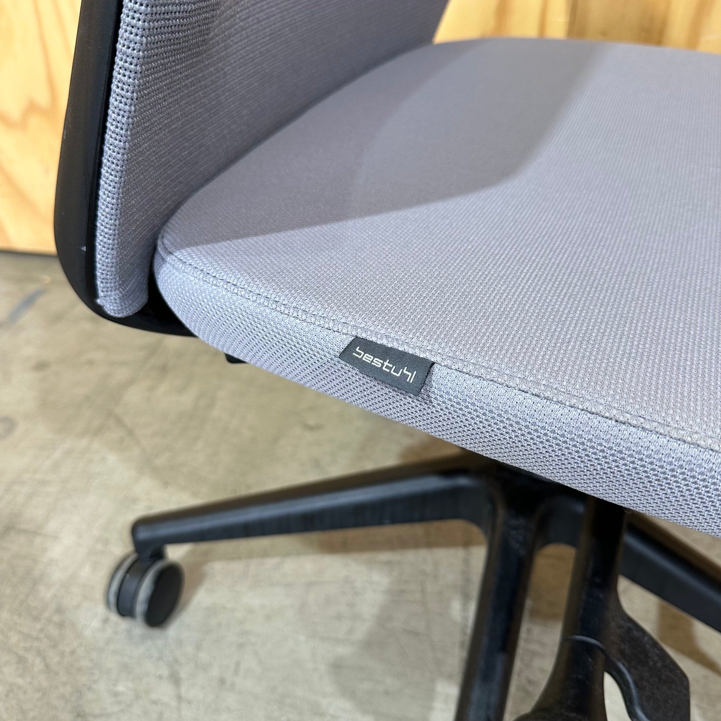 Bestuhl J1 Mesh Task Chair in Grey