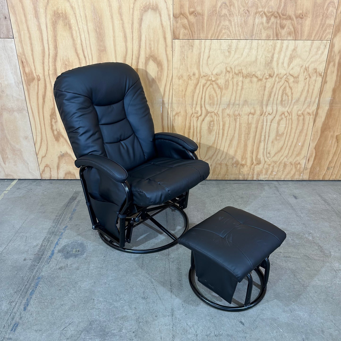 4Baby Jordan Glider Chair and Ottoman