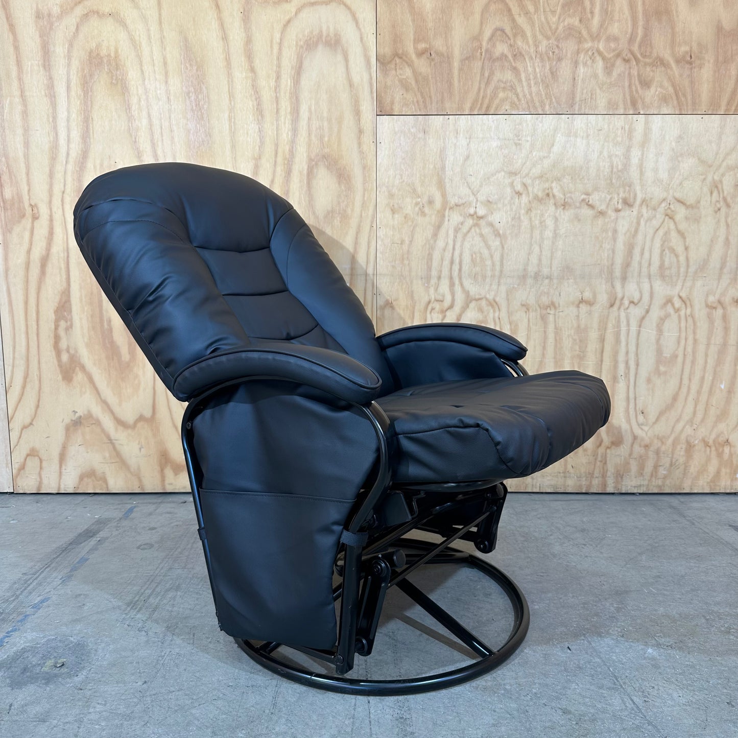 4Baby Jordan Glider Chair and Ottoman