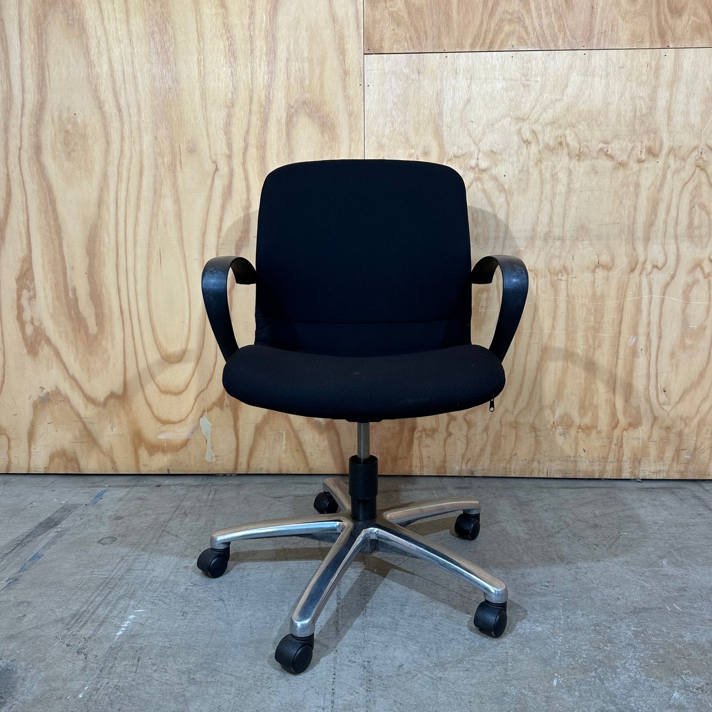 Black Meeting Room Swivel Chair