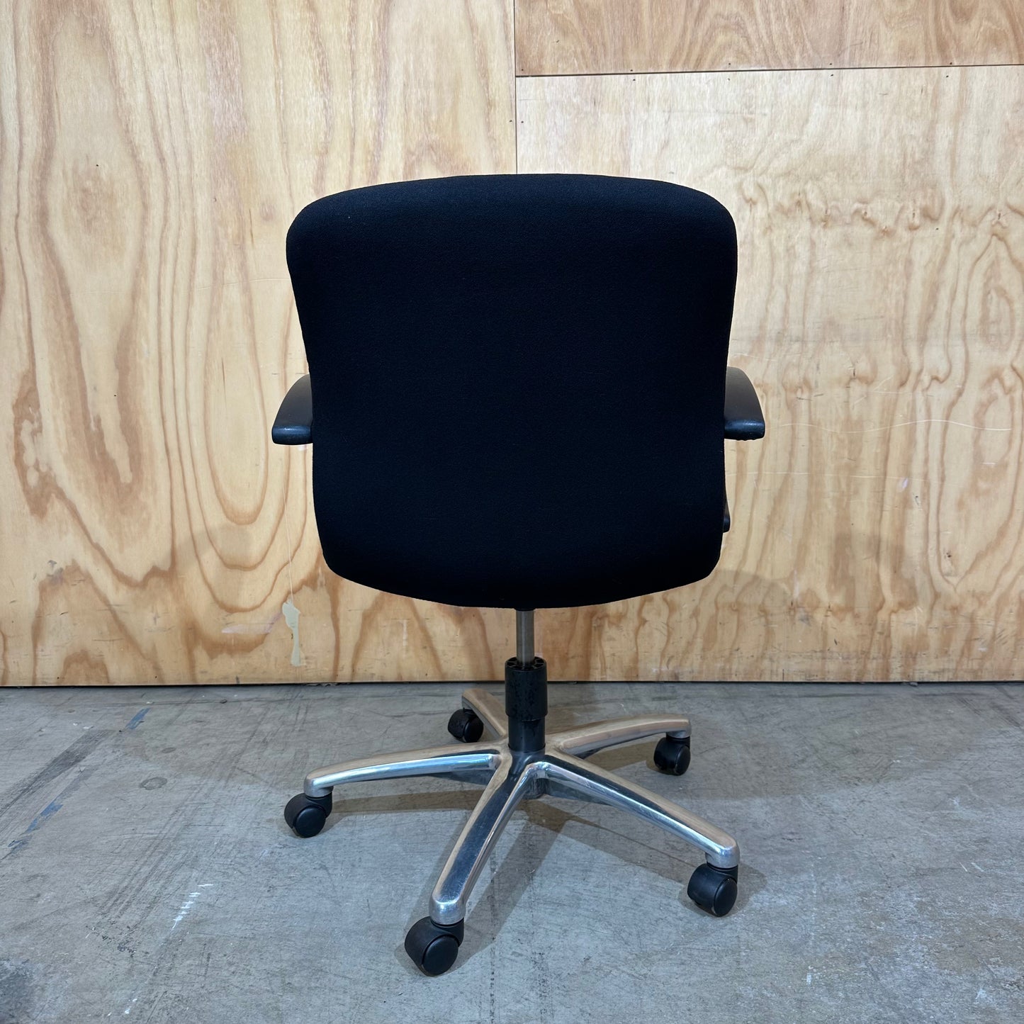 Black Meeting Room Swivel Chair