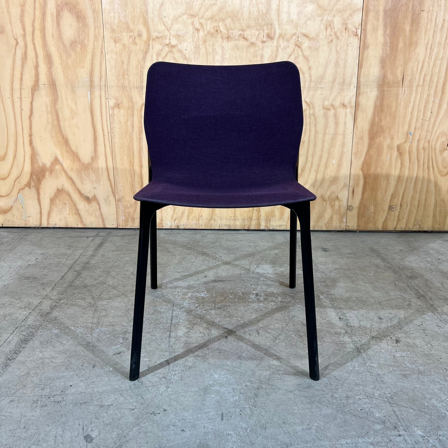 Wilkhahn Chassis Visitor Chair Purple
