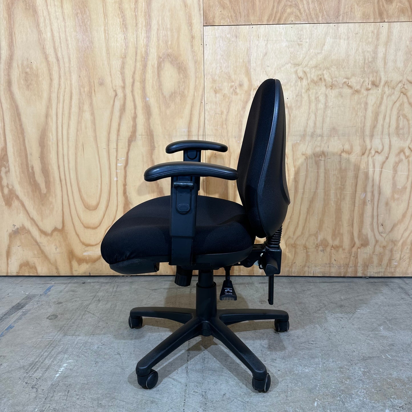Black Corporate Task Chair with Arms
