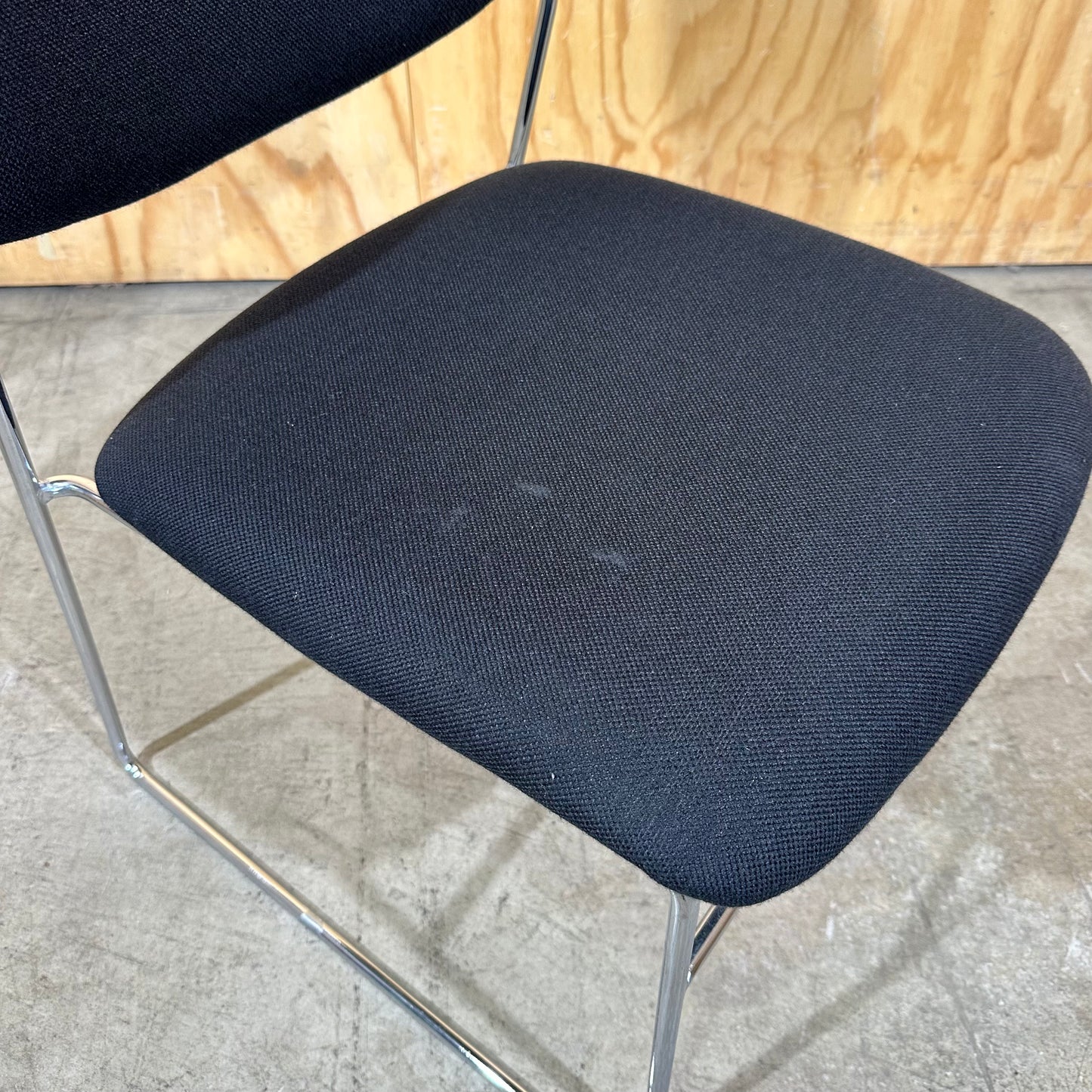 Black Stackable Sled Base Visitor Chair