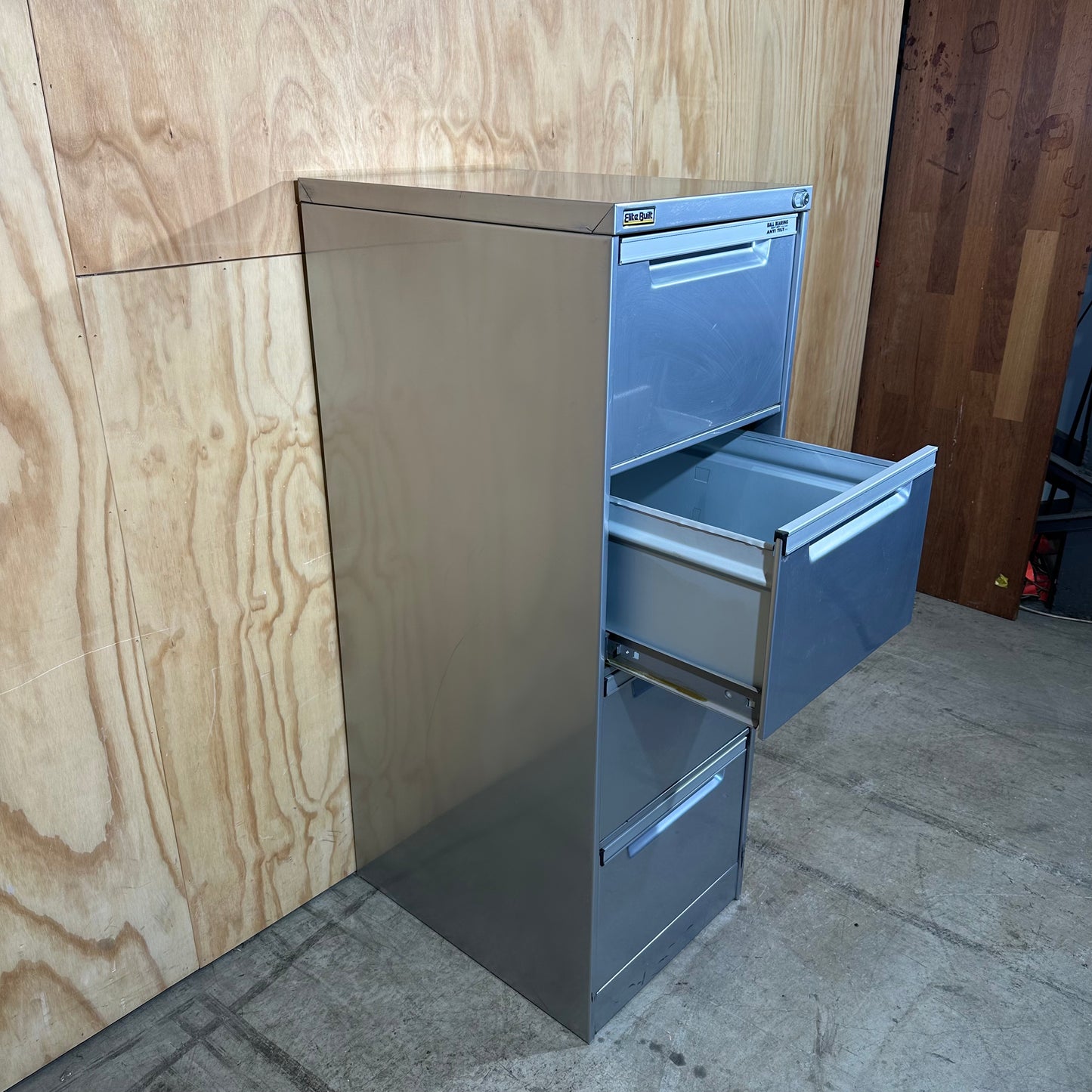 Elitebuilt Silver 4 drawer filing cabinet