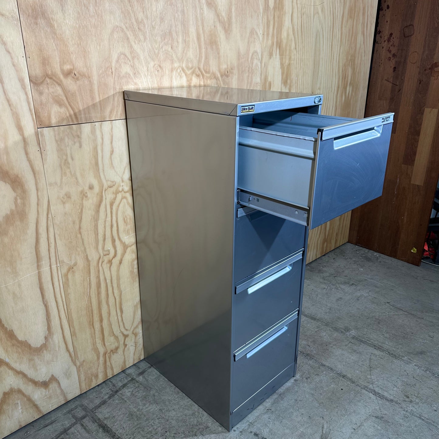 Elitebuilt Silver 4 drawer filing cabinet