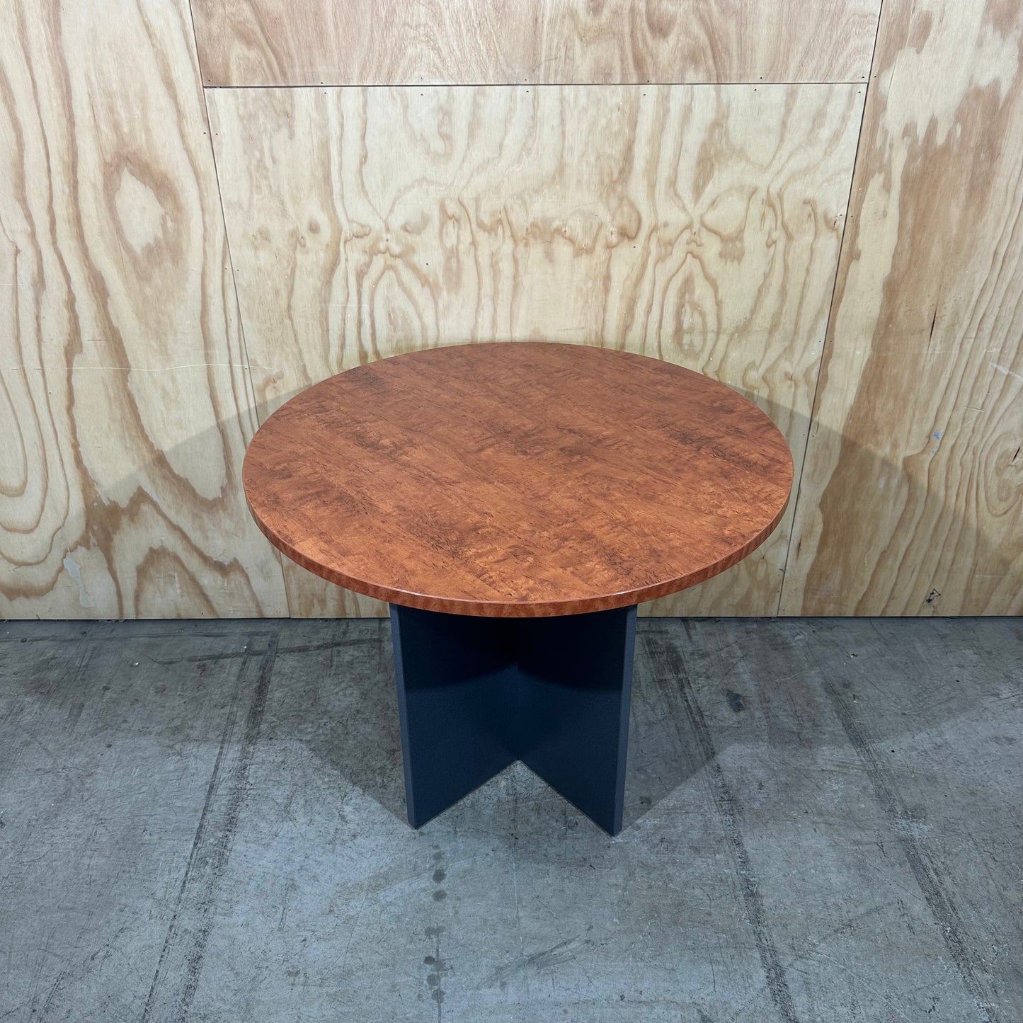 Round cafe table