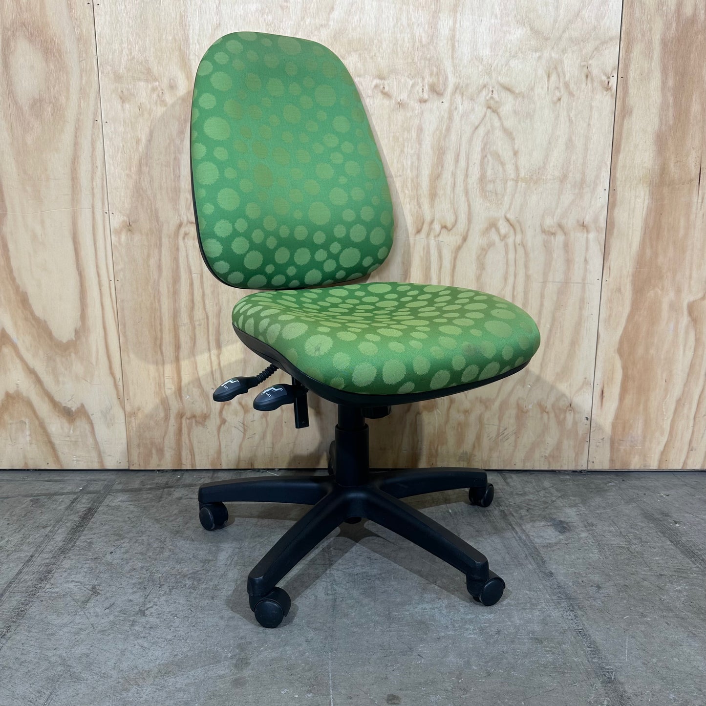 Green Spotted Task Chair