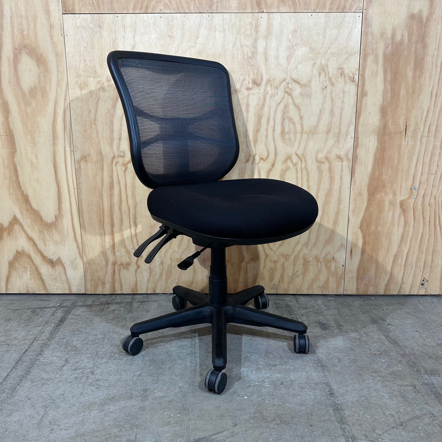 Buro Mondo Gene Mesh Back Office Chair