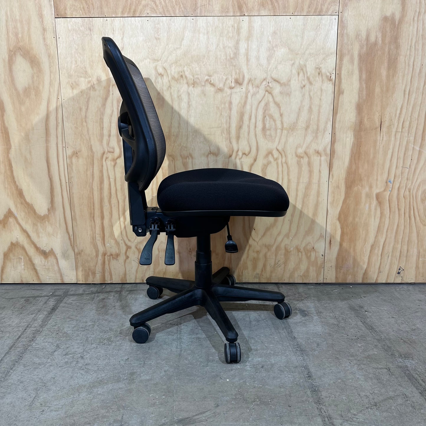 Buro Mondo Gene Mesh Back Office Chair