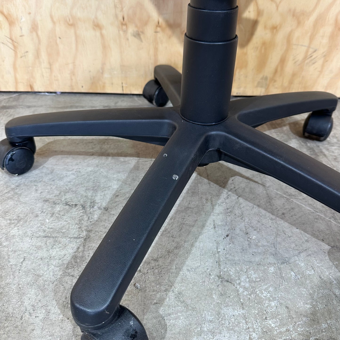 Ergonomic Mesh Office Chair