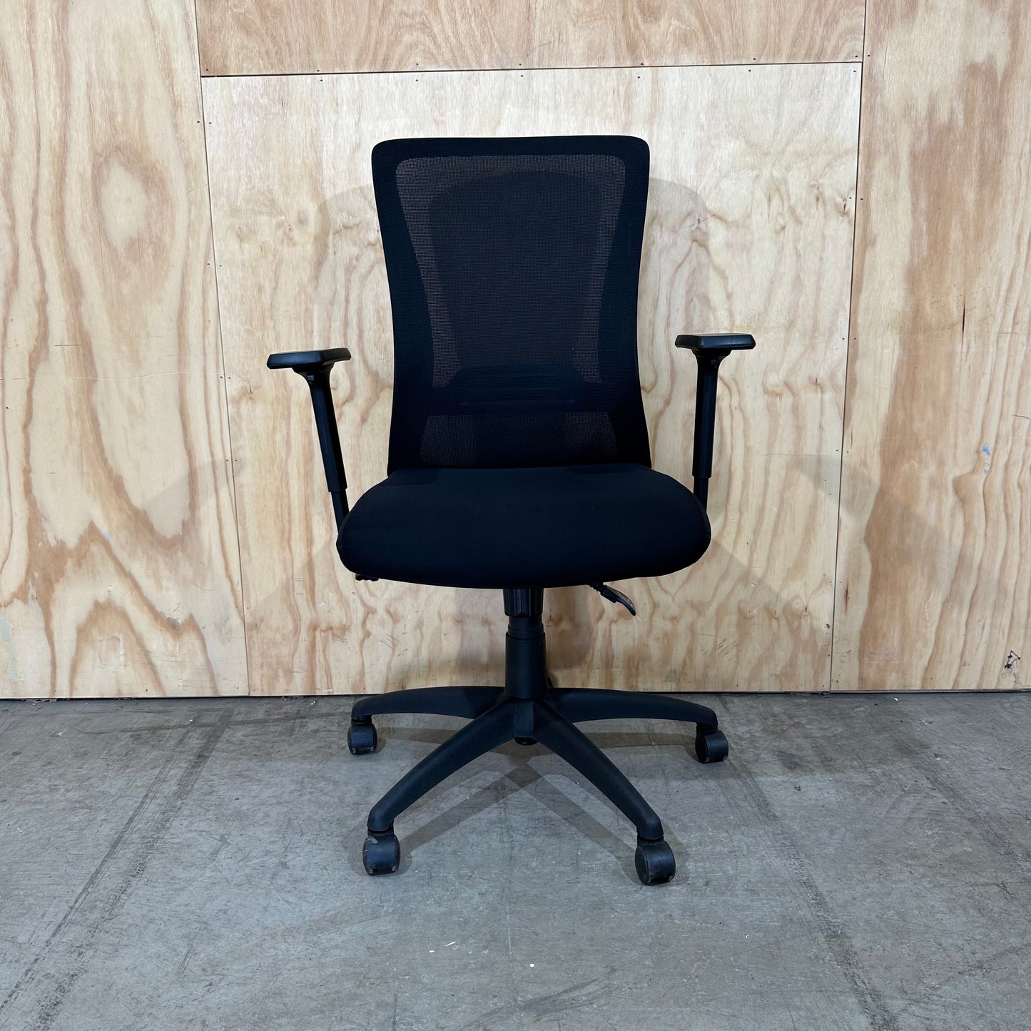 Highback Mesh Office Chair with Arms