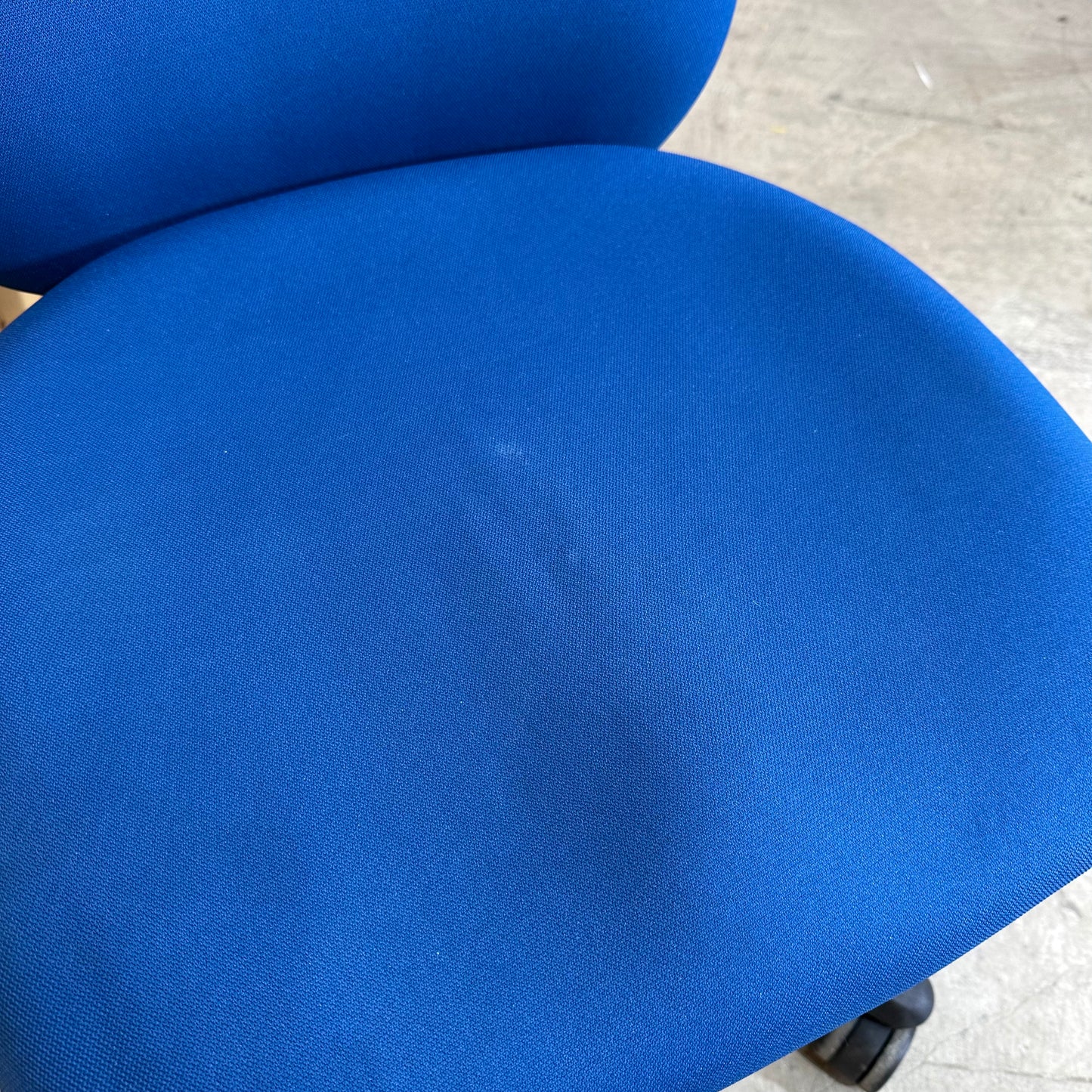 Blue ergonomic 3-lever task chair