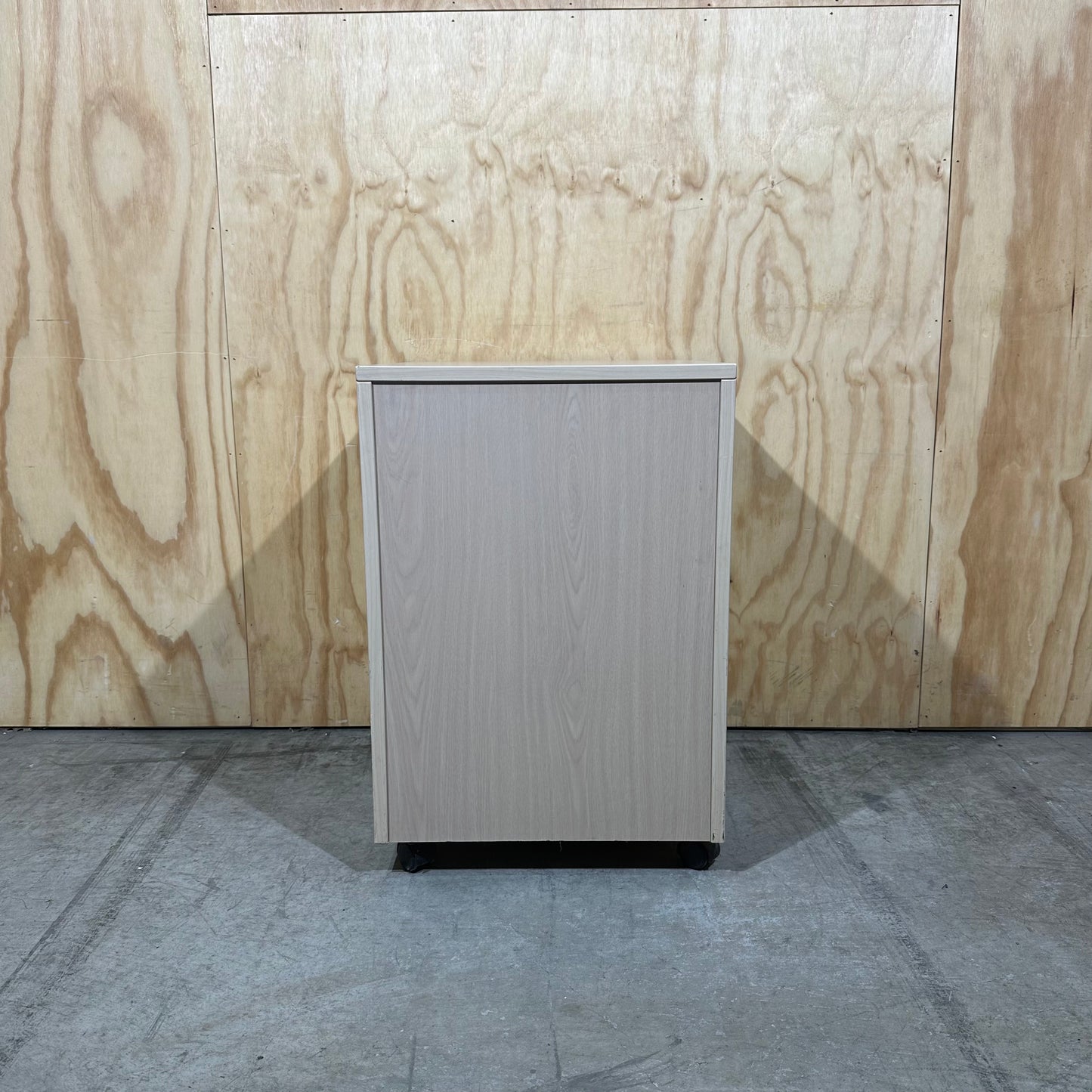 Four drawer pedestal with beech veneer