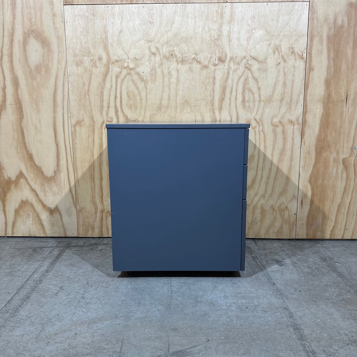 MDF Pedestal in Charcoal