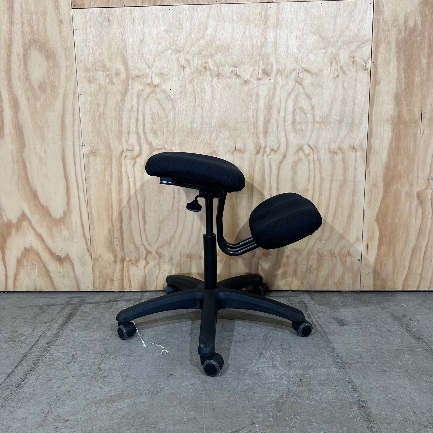 Stateline Knee Chair