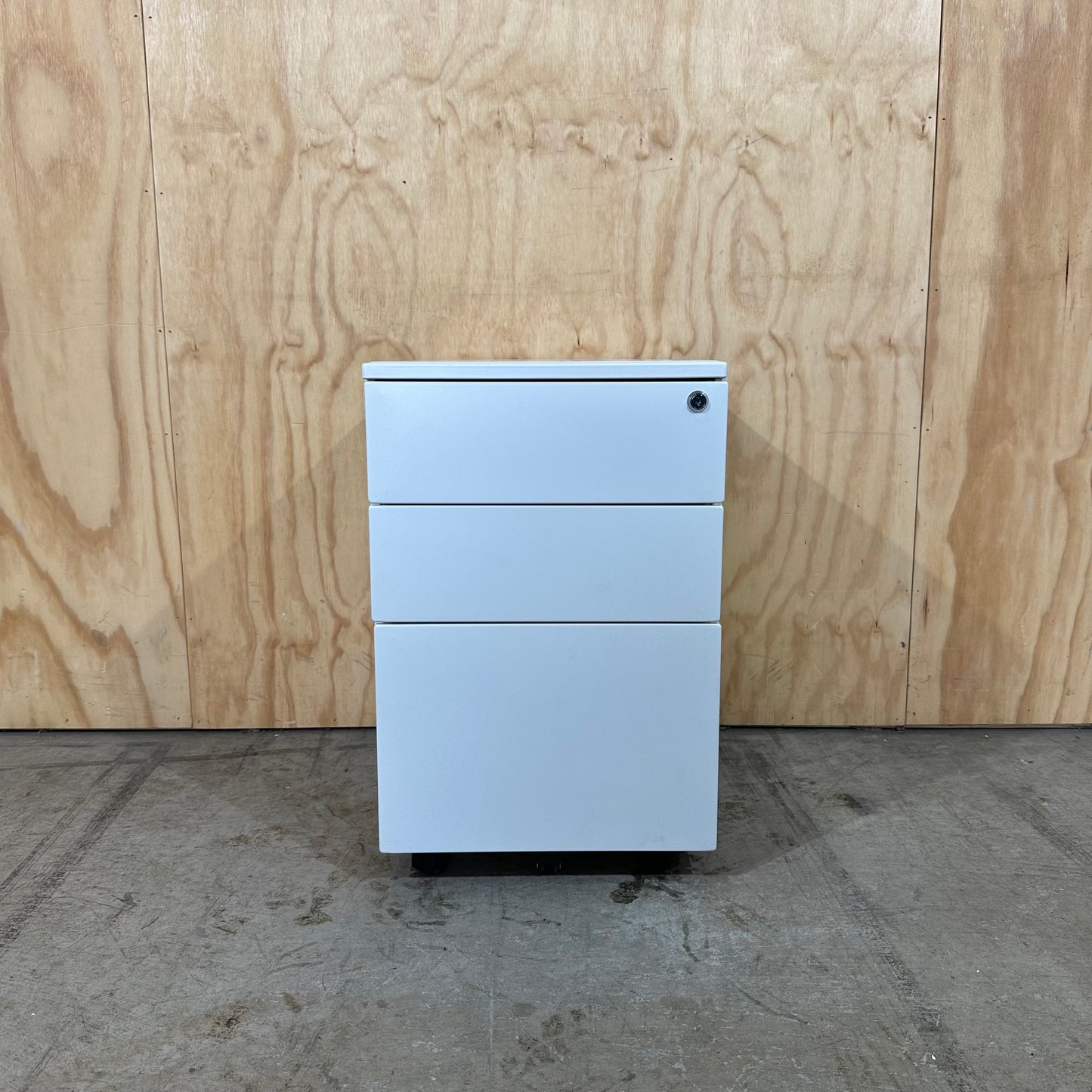 White Metal Pedestal