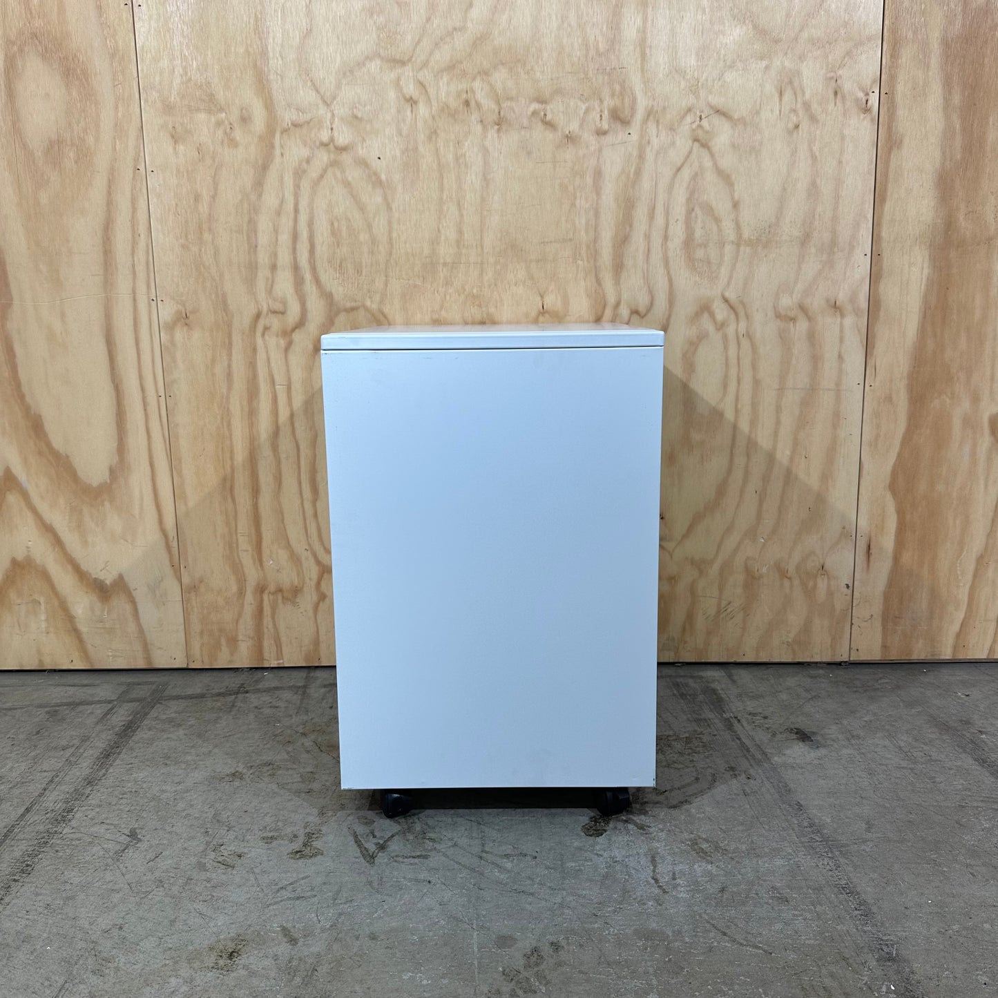 White Metal Pedestal