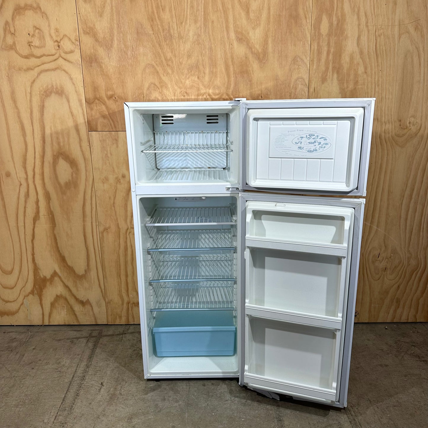 Westinghouse RJ212T-R Fridge