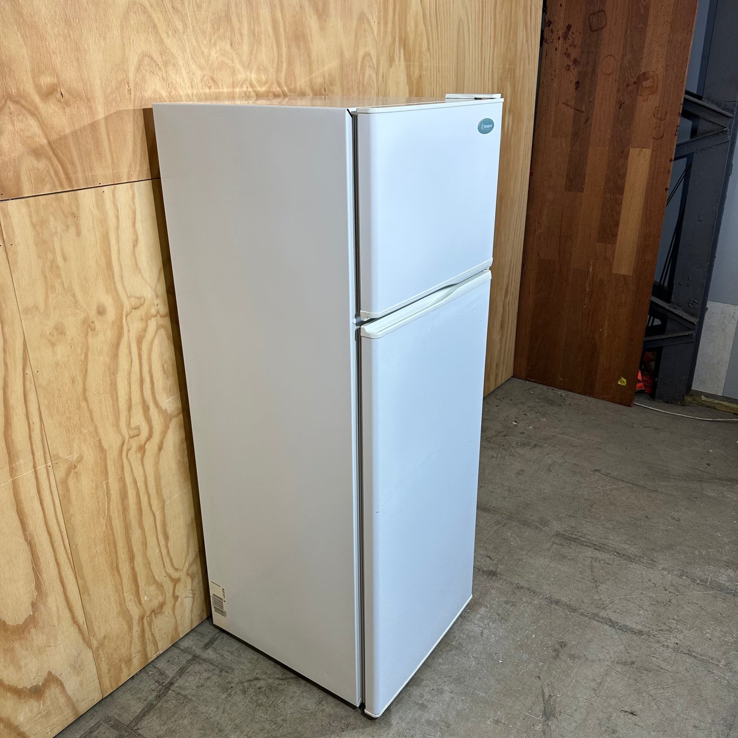 Westinghouse RJ212T-R Fridge