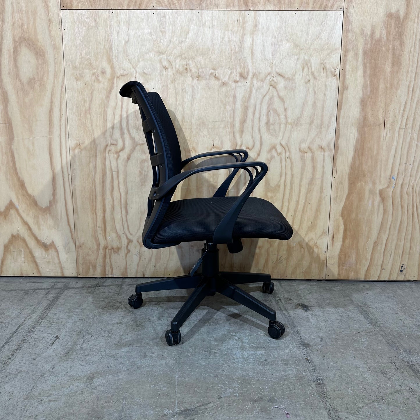 Black Meshback Task Chair