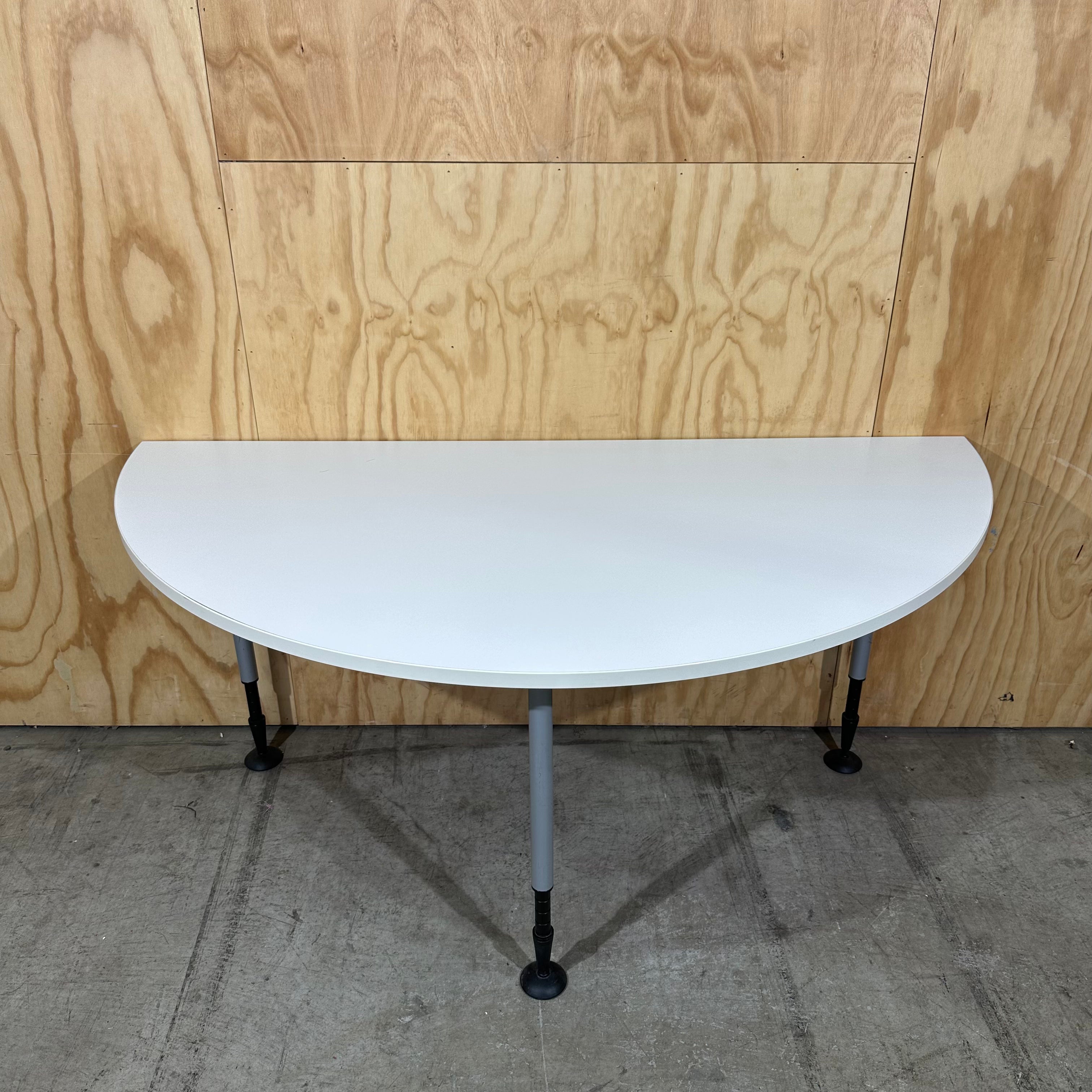 Schiavello SemiCircle Table Green Collect — free download
