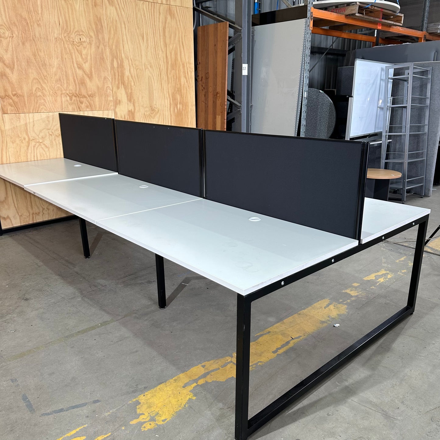 Jason L 6 Person Workstation with Partitions