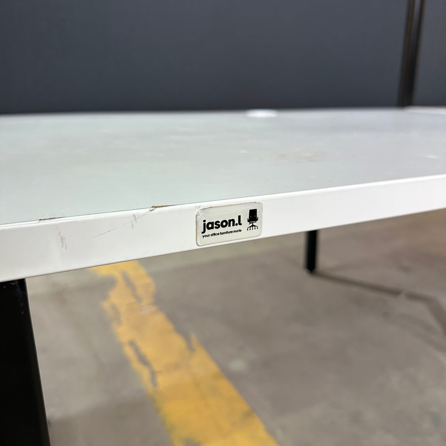 Jason L 6 Person Workstation with Partitions