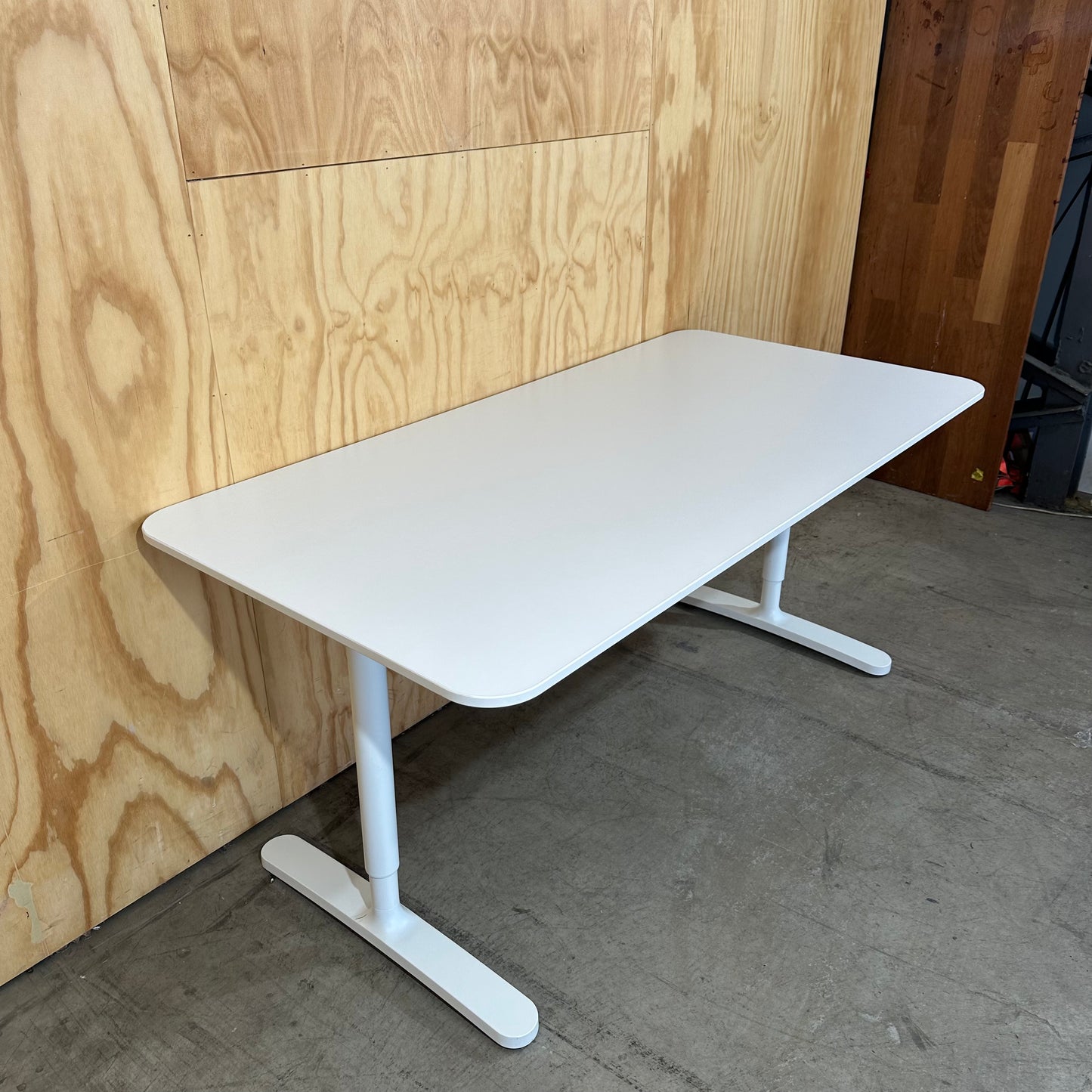 IKEA Bekant Table