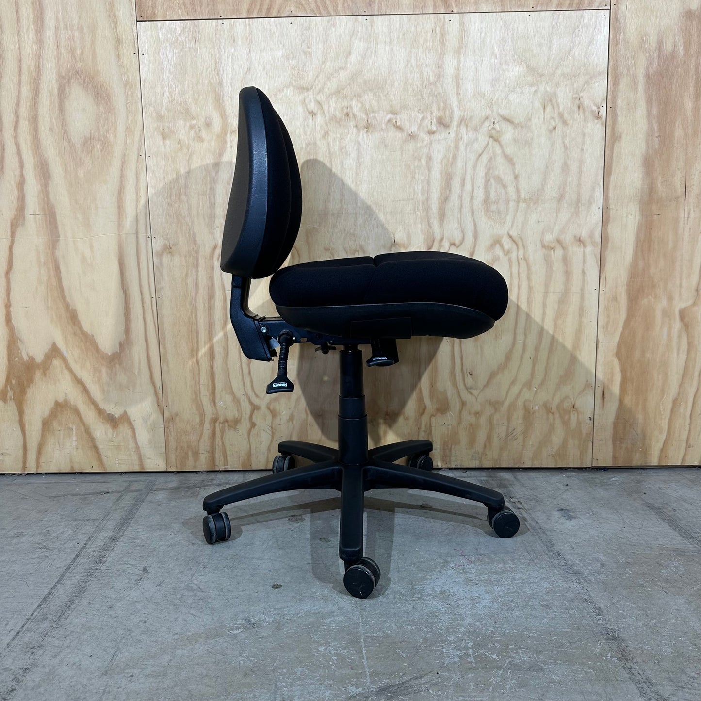 Black Staples Task Chair