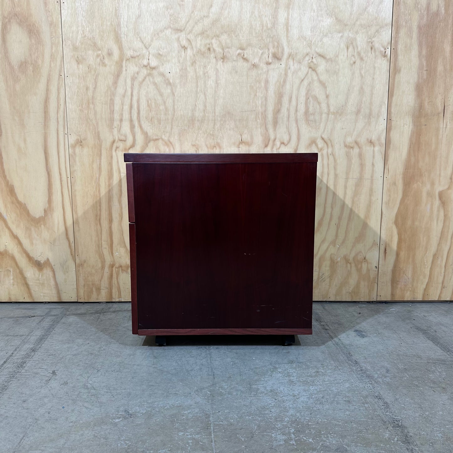 Mahogany Veneer Pedestal