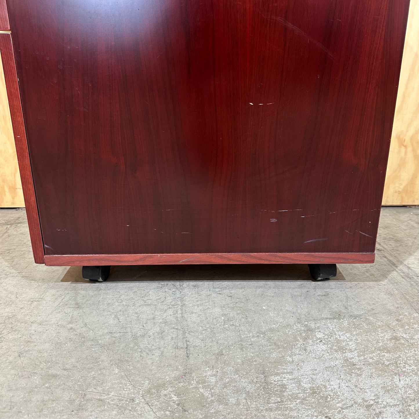 Mahogany Veneer Pedestal