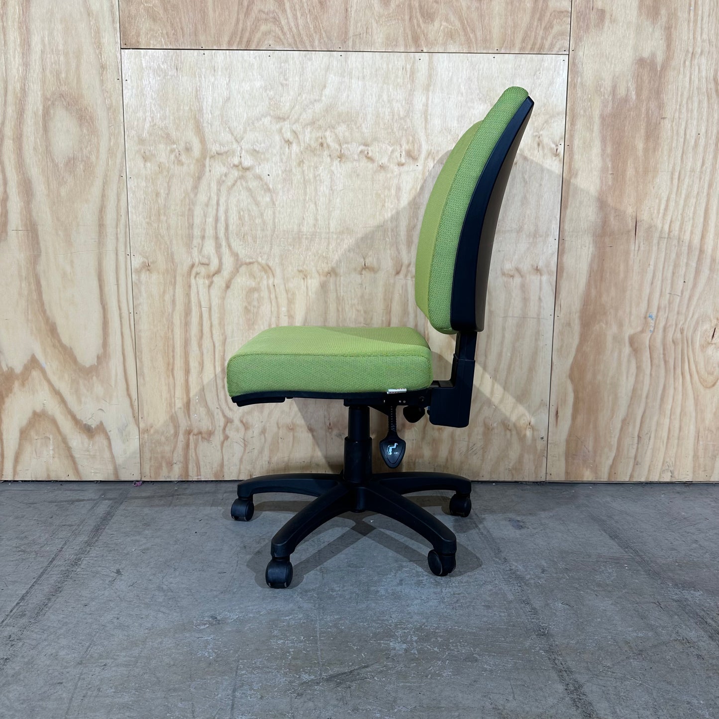 Pago Matrix II High Back Ergonomic Chair in Green