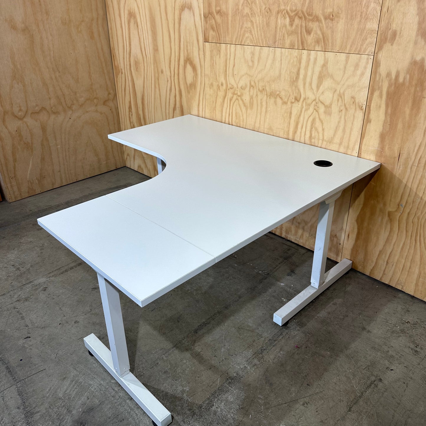 Manual Corner Sit-Stand Desk