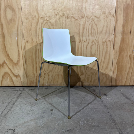 Catifa 46 0251: 4 Leg chair by Arper with Green/White bicolour shell