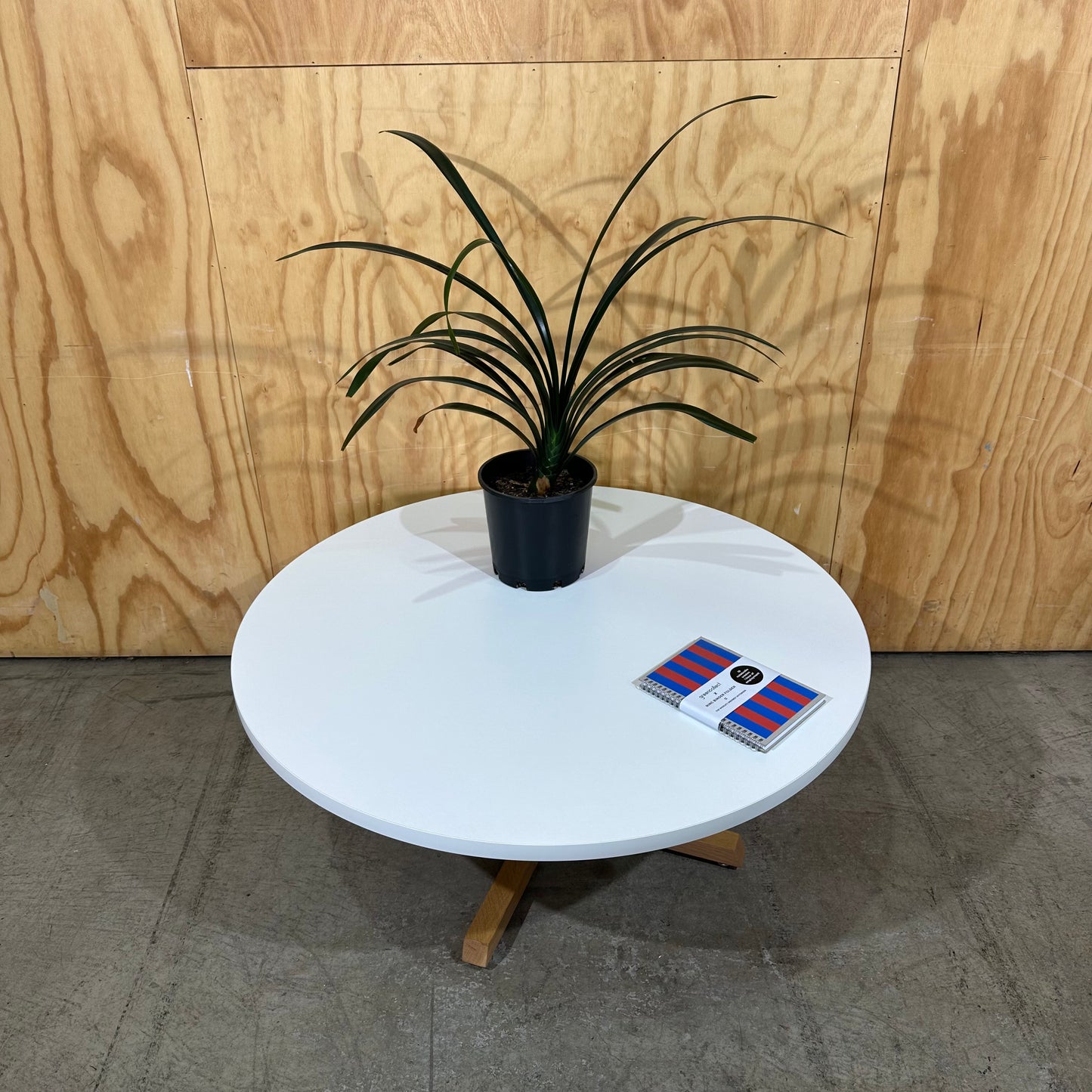 White Round Table with Wooden Feet (440mm H)