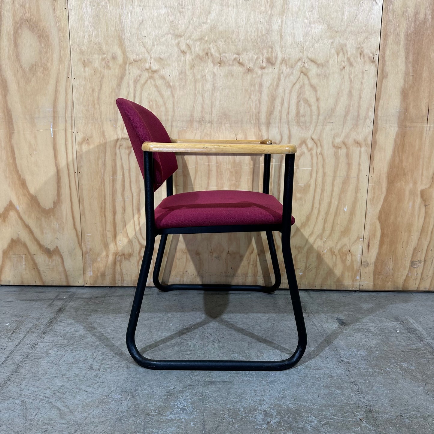 Red Pluto Visitor Chair