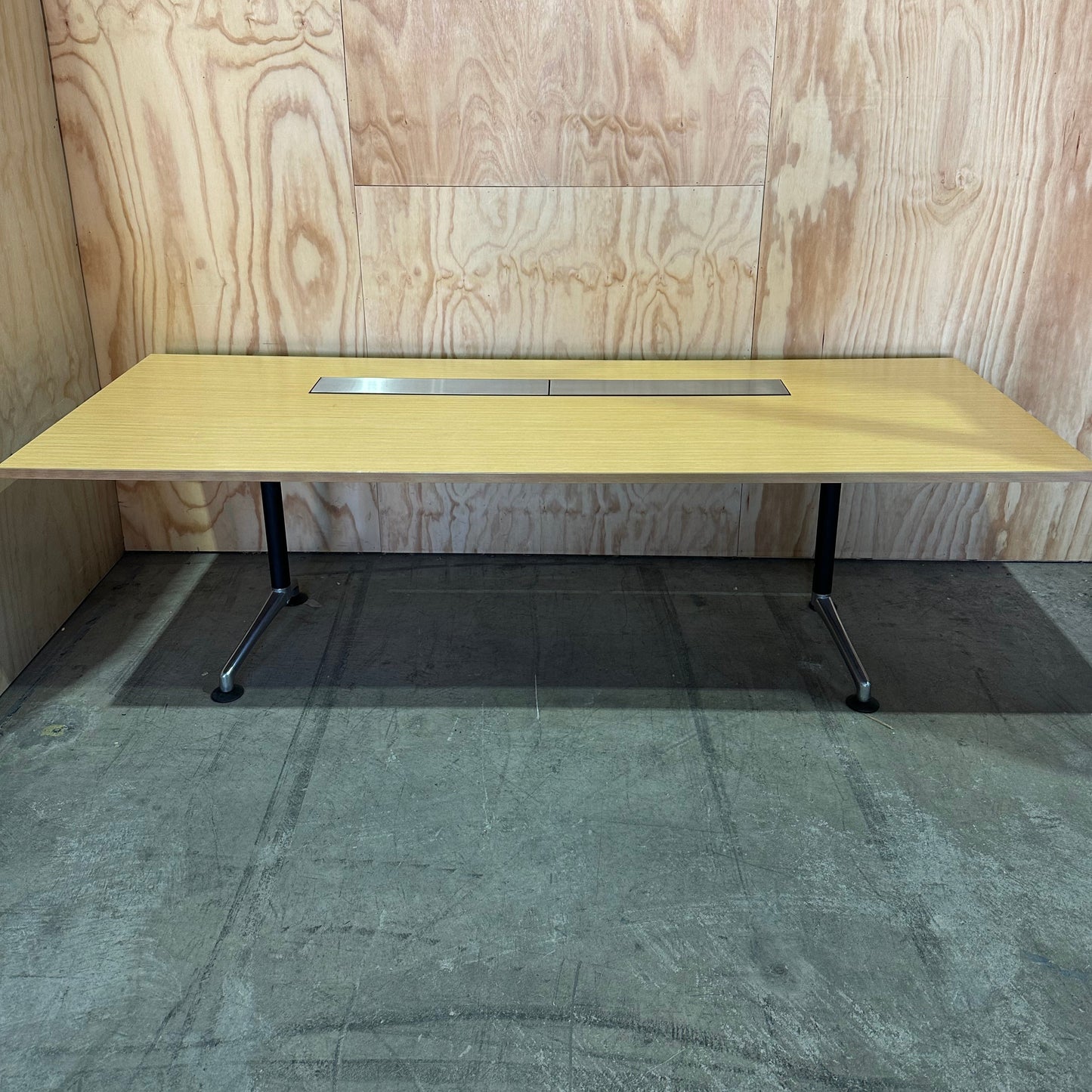 Thinking Works I.Am Executive Table with Cable Management