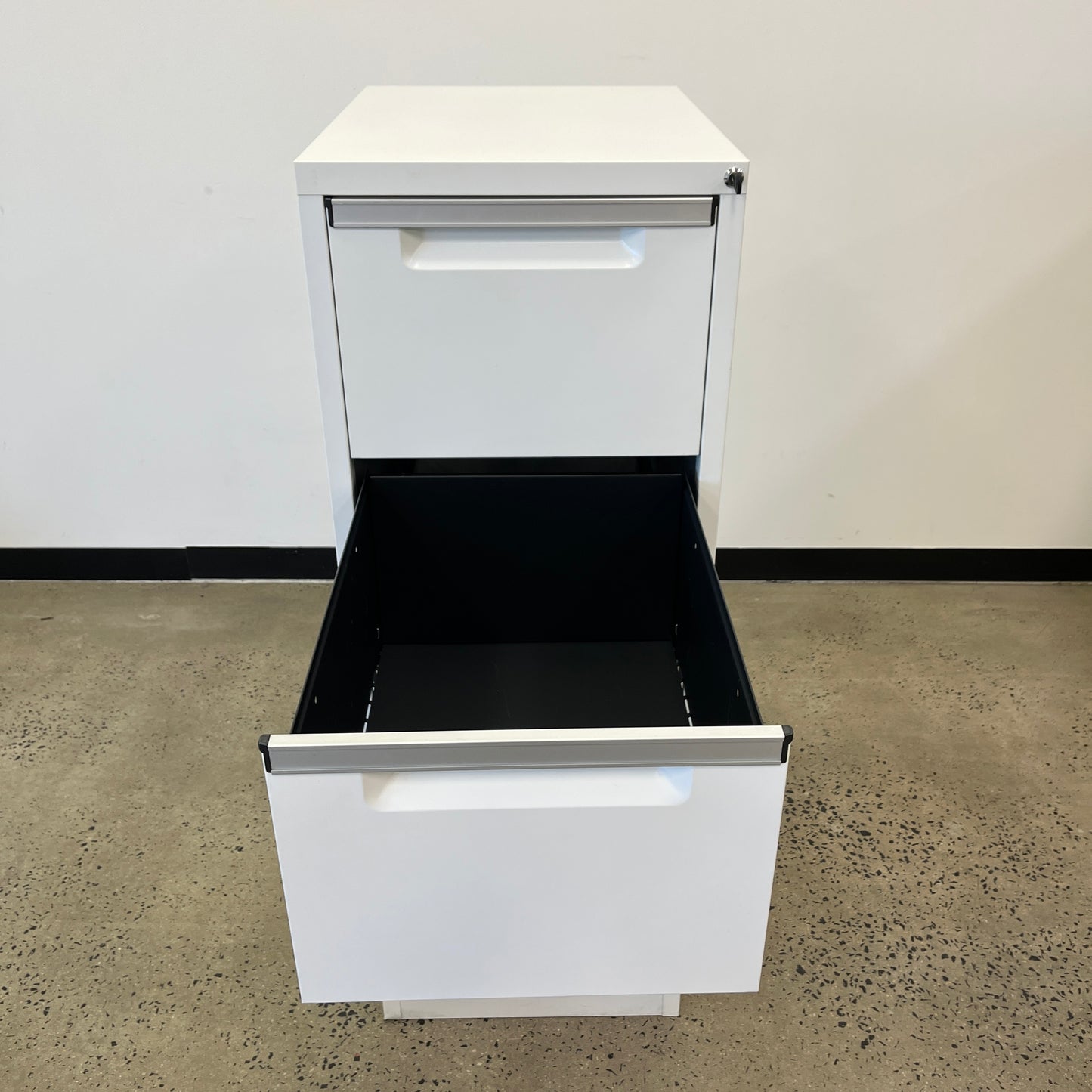 EliteBuilt white 4 Drawer Filing Cabinet