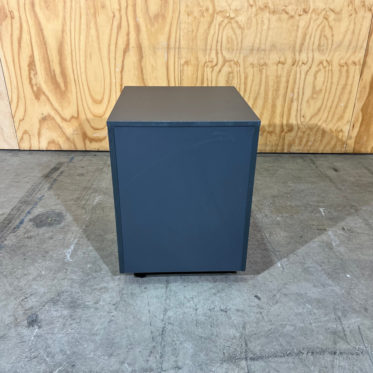 Charcoal Pedestal with Chrome Handles (Two Sizes)