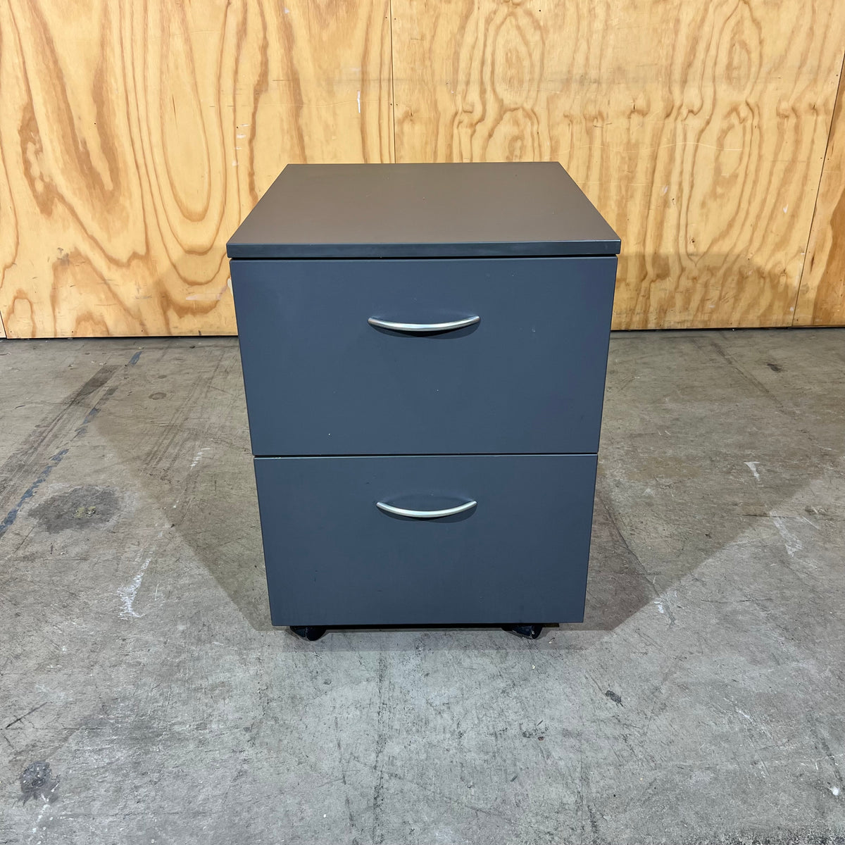 Charcoal Pedestal with Chrome Handles (Two Sizes)