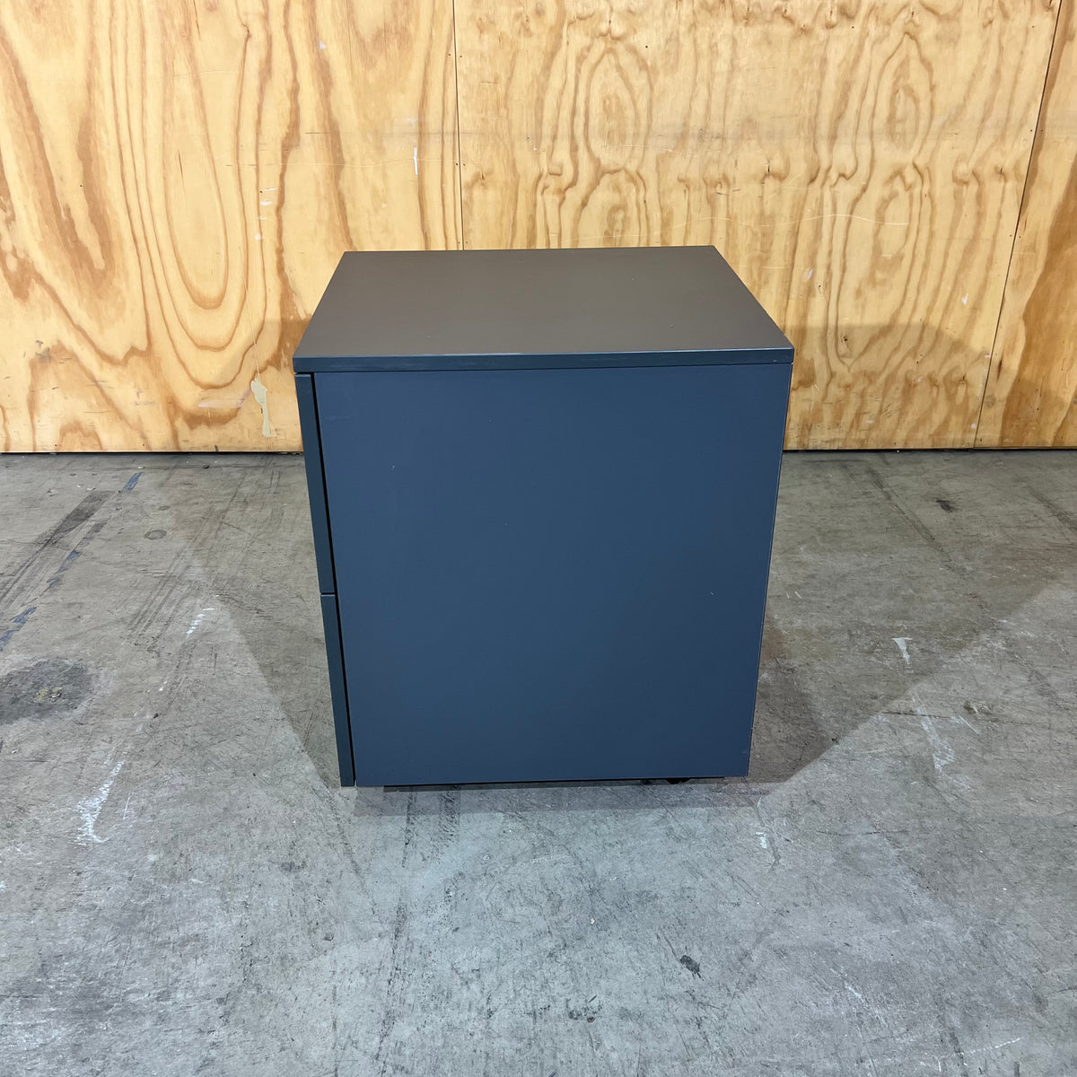 Charcoal Pedestal with Chrome Handles (Two Sizes)