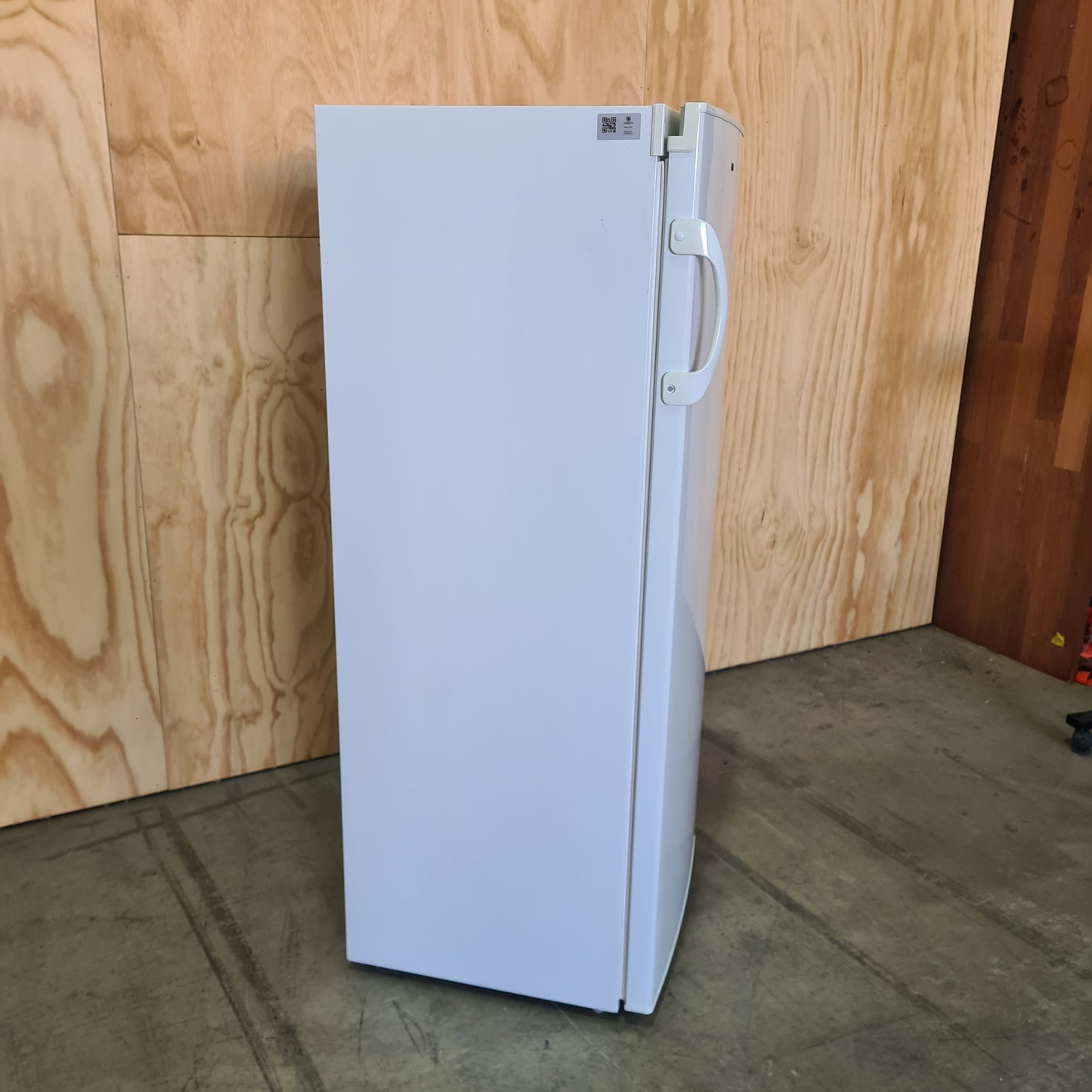 GVA 235 Litre Fridge