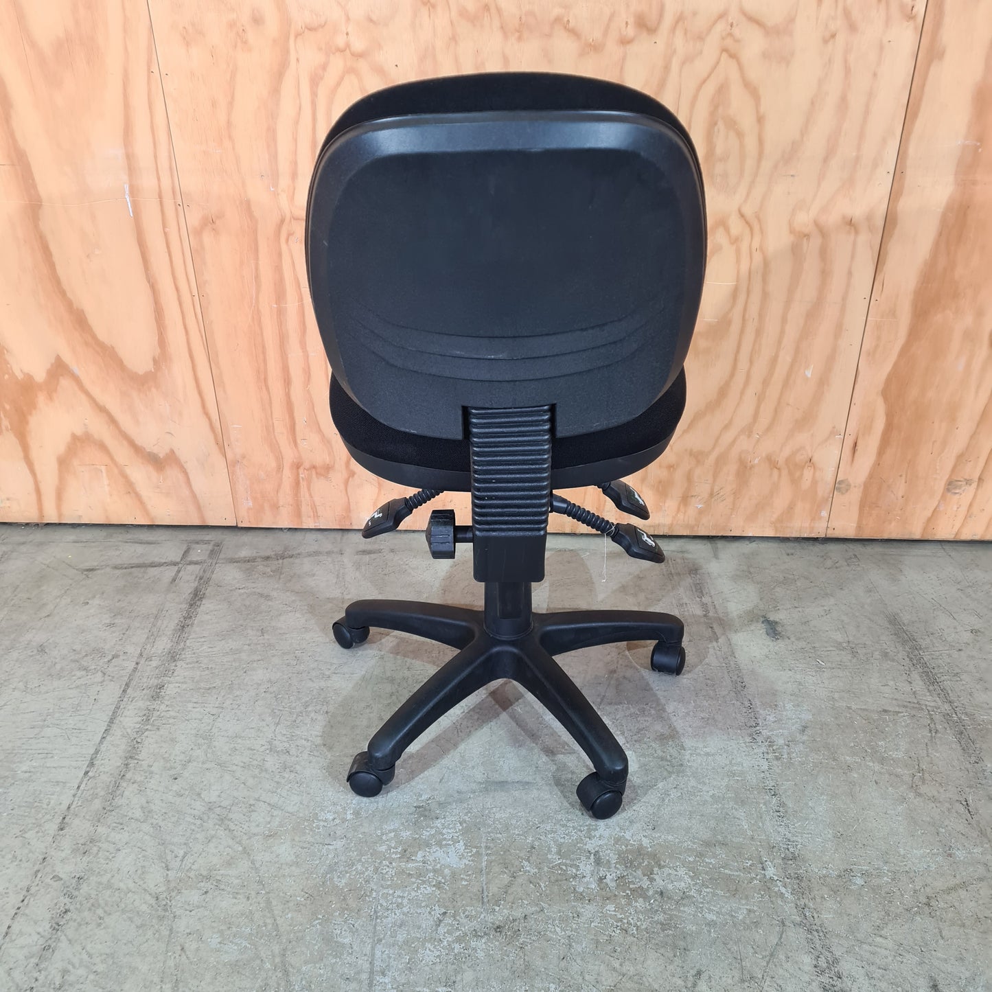 Furnx Low Back Task Chair
