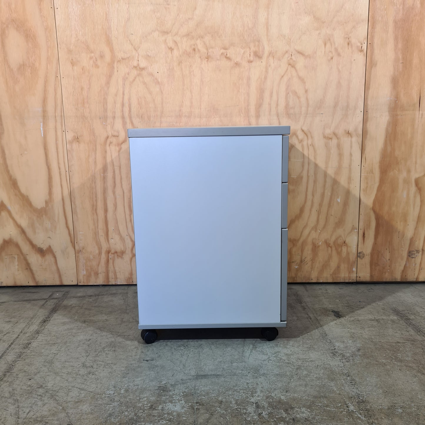 Grey Pedestal with Silver Handles
