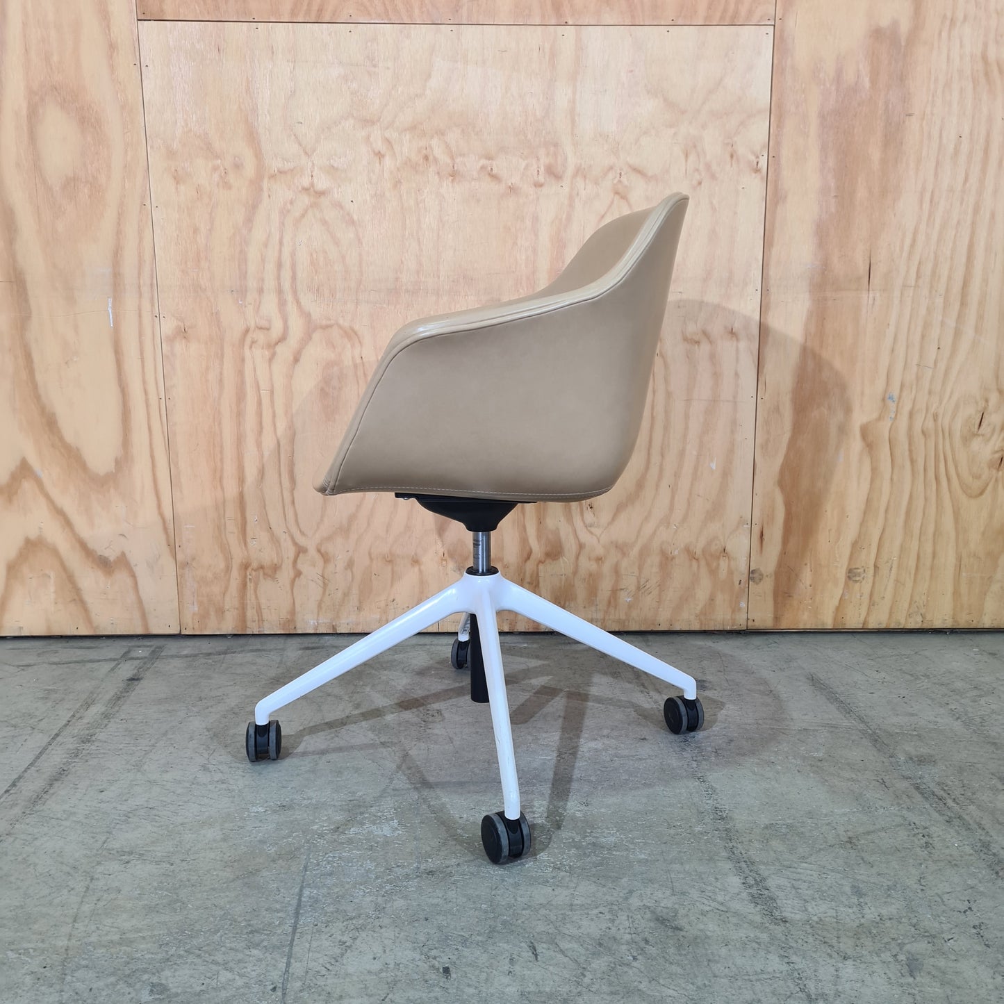 Vinyl Tub Chair by Donati with white legs (B Grade)