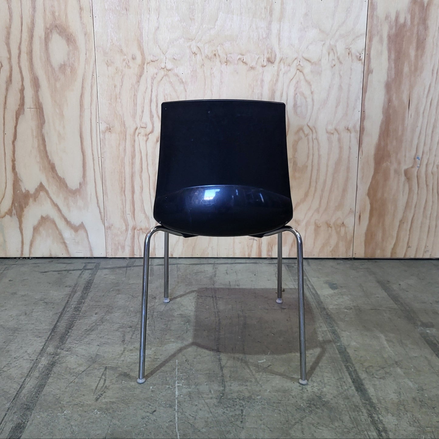 Schiavello Chair White/Black