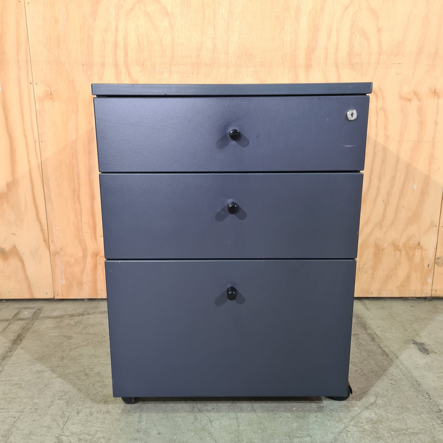 Charcoal Pedestal with Black Knobs